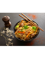 WOK DE NOIX D'EPAULE DE KINTOA AOP, NOUILLES SAUTEES ET PETITS LEGUMES