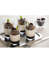 Panna cotta à la confiture de cerise noire et spéculoos