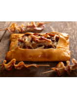 Chausson aux pommes de terre, ventrèche et fromage
