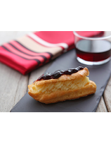 Eclairs au fromage de brebis et confiture de cerise