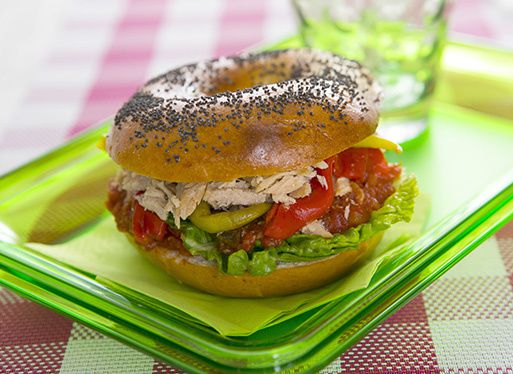 Bagel au confit de porc basque