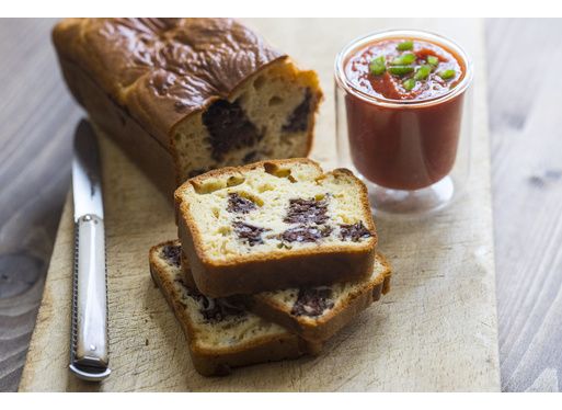 Cake au boudin basque et son gaspacho de piperade 