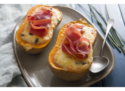 Butternut rôtie au fromage de brebis et au jambon de la vallée des Aldudes.