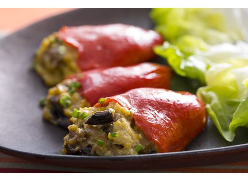 Piquillos farcis aux cèpes et œufs brouillés