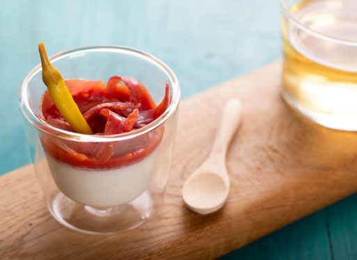 Panna Cotta au fromage de brebis, piquillos et jambon