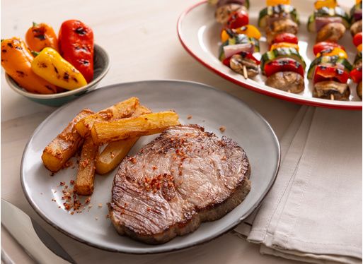 Échine de Kintoa AOP et brochettes de légumes grillés