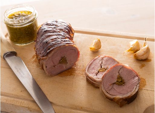 Filet mignon de Kintoa AOP bardée à la ventrèche et fleurs d'ail