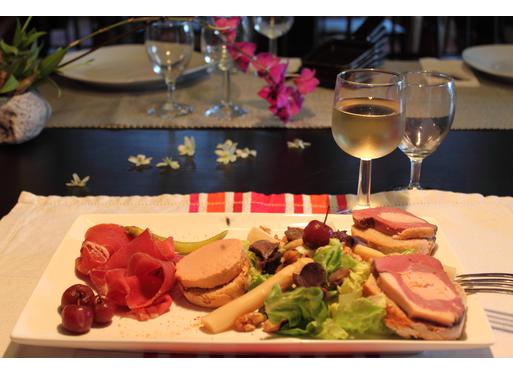 Recette de salade au foie gras, jambon et gésiers de canard
