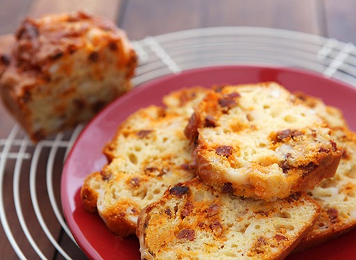 Cake au chorizo des Aldudes et fromage de chèvre