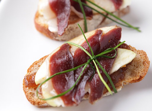 Tartine de magret séché à la mode tatin